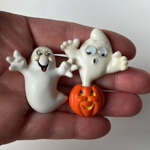 Vintage Halloween Ghost Pins Googly Eyes Cute Plastic Brooch Set Pumpkin Ghost - Picture 8 of 12